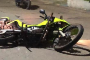 Sujeto tumbó a un policía de la moto y lo apuñaló en el Tolima