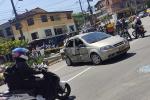 Accidente entre varios vehículos en el barrio Tejelo de Medellín deja a cinco personas heridas 